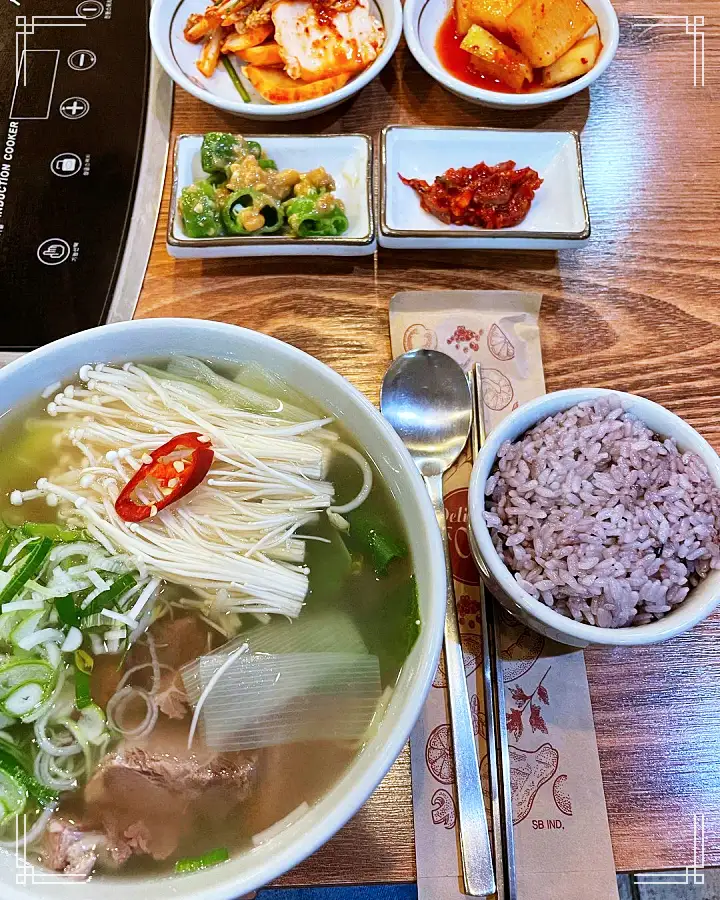 식객 허영만 백반기행 김용림 편 이북식 손만두 전골 만둣국 평양식 만두전골 김포 맛집 소개