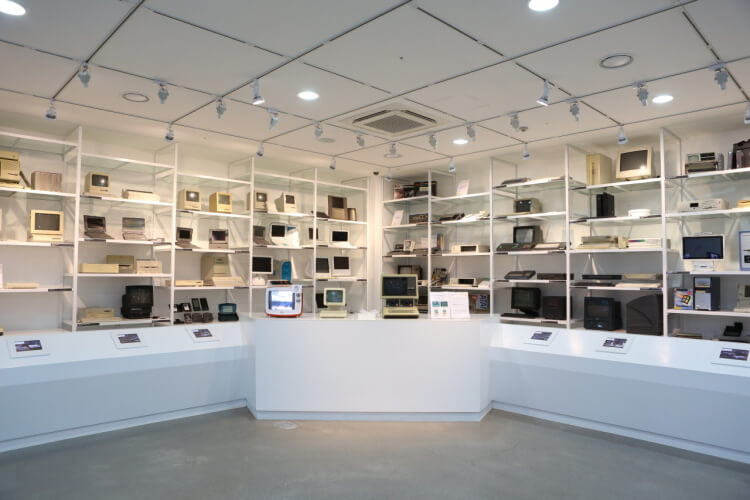 넥슨박물관의 컴퓨터 전시관