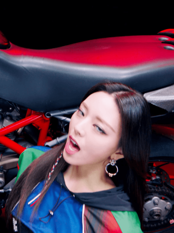  ITZY Voltage (일본 앨범) M/V 신유나 움짤