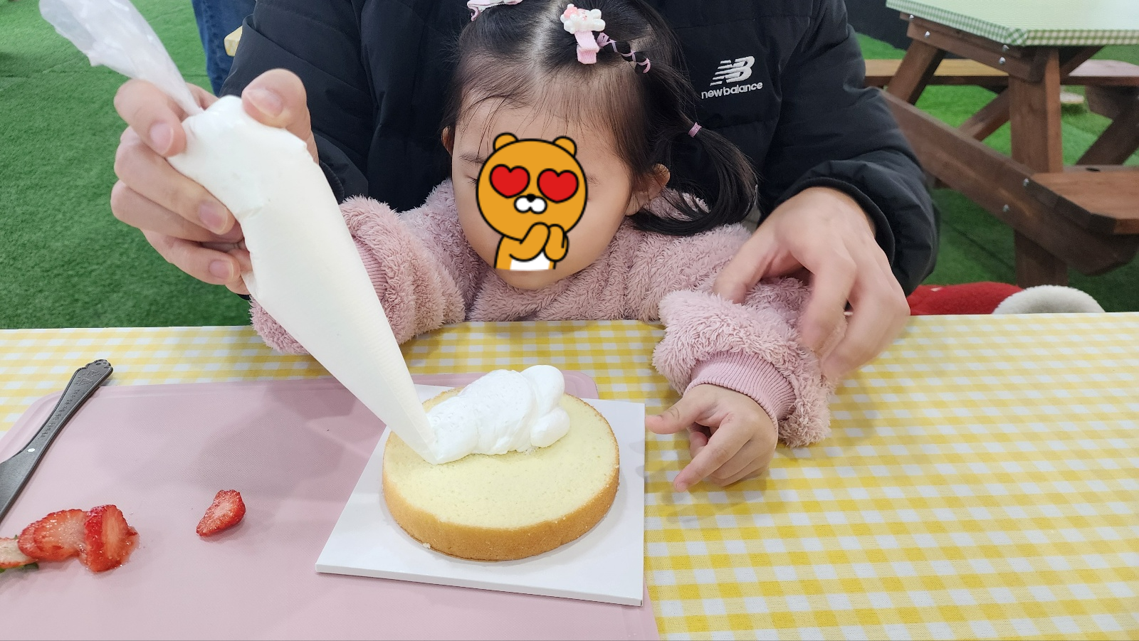 딸기케이크를 만들어요