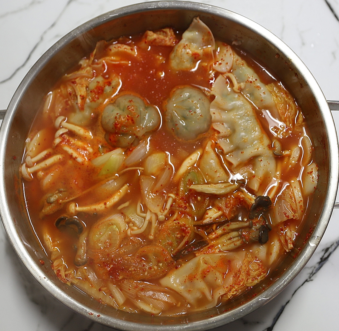 만두전골-끓인-후-모습