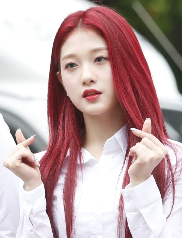 이서연 나이 프로필 키 인스타 프로미스나인 화보 과거 레전드