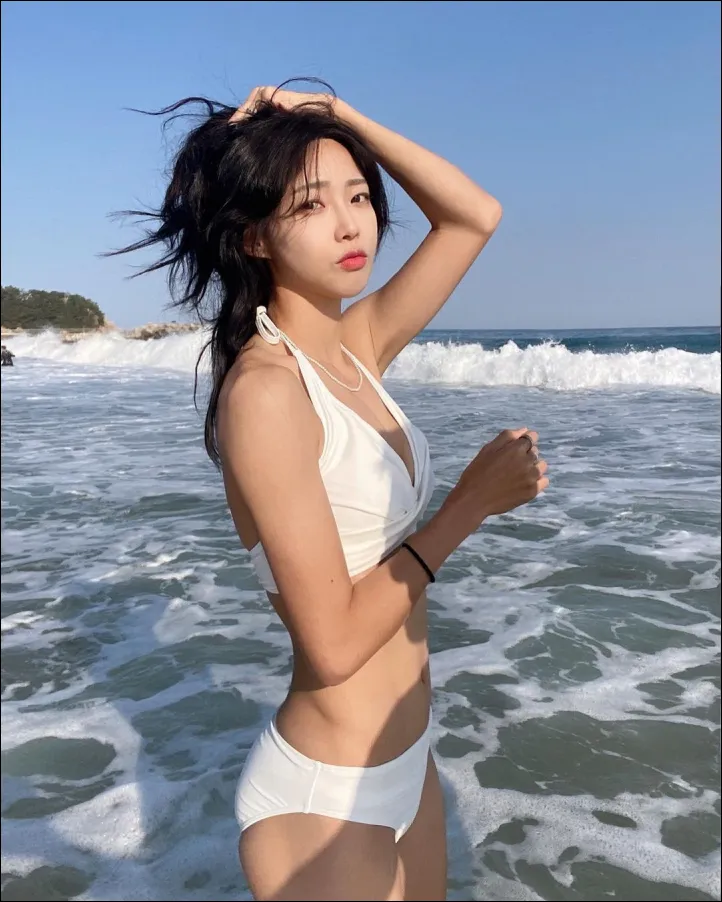 김민지 선수 수영복