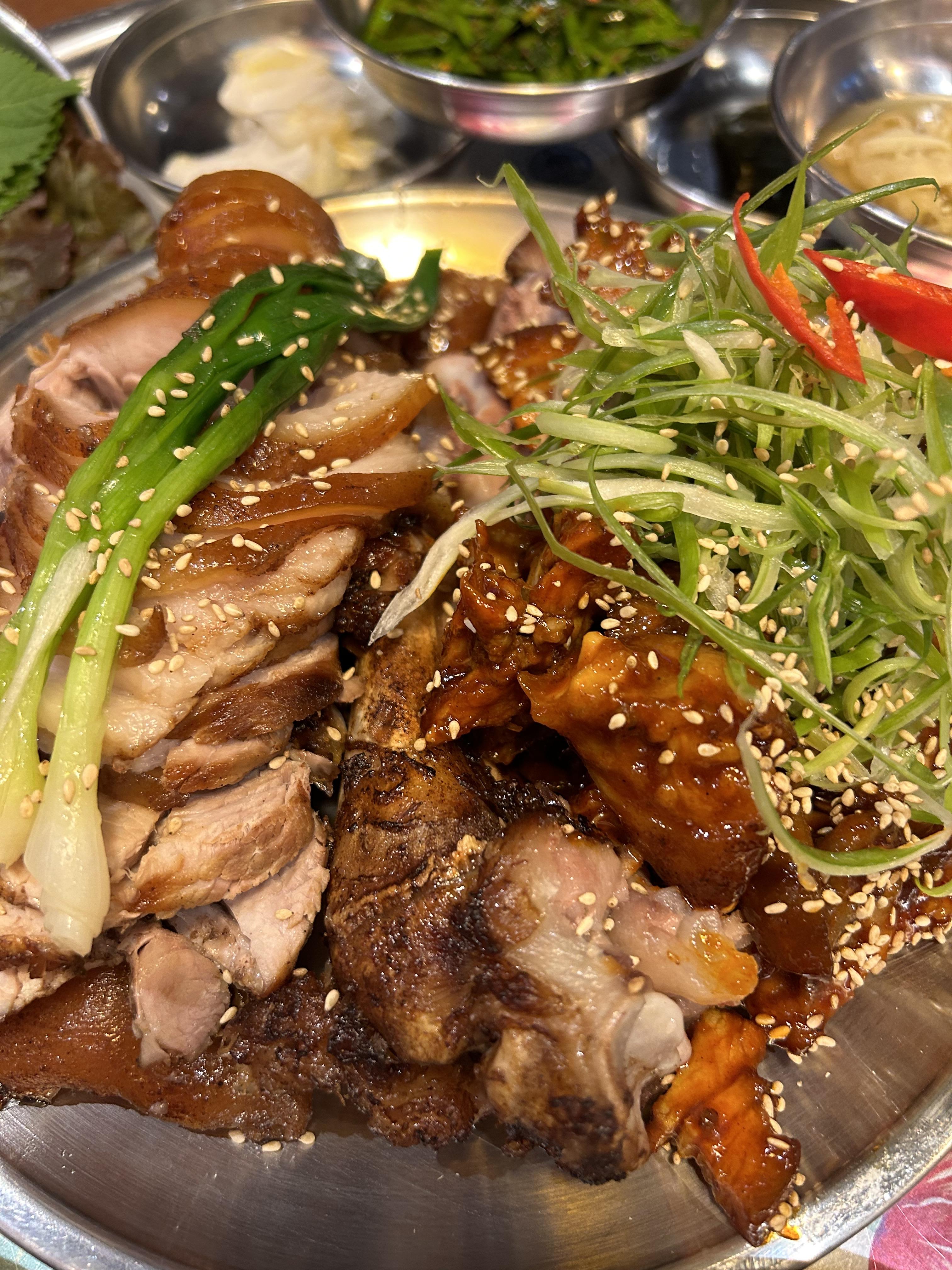 보들보들 쫀득쫀득 맛있는 냄새에 이끌려 가본 완미족발 진월보이저점
