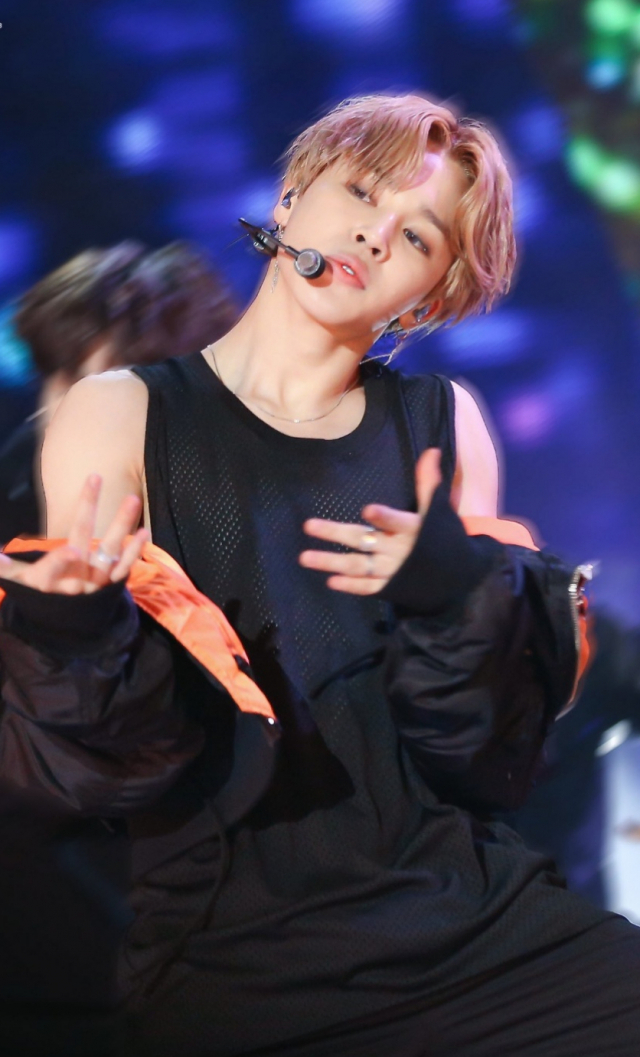  ‘K팝 최고의 댄서’는 BTS 지민 The best dancer of K-pop is BTS Jimin.