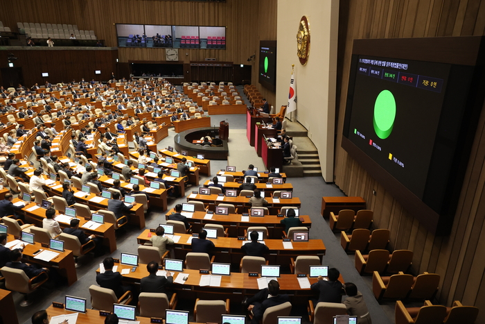  '반의사 불벌죄 폐지' 스토킹 처벌 강화법 만장일치 통과... 피해자가 원치 않아도 처벌 가능