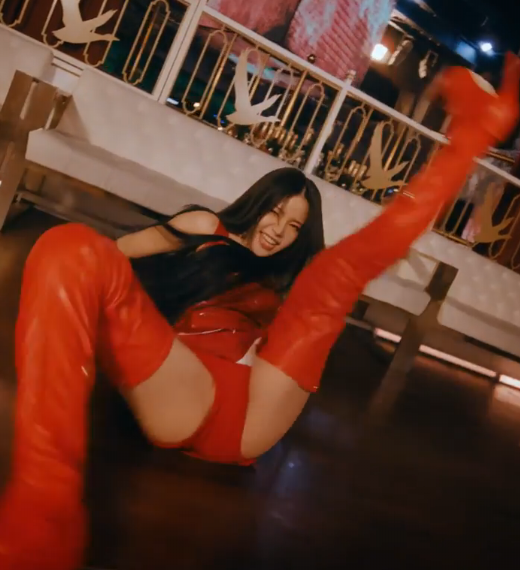 마마무 솔라 쩍벌
