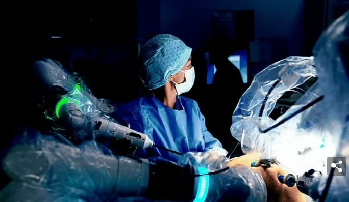 영국 첫 암 로봇 수술 성공 VIDEO: Versius robot aims for &#39;minimal access&#39; in life-saving surgery