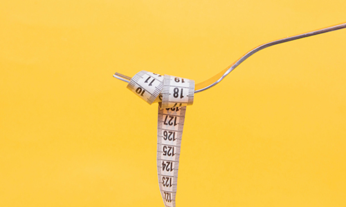 뱃살의 증가와 비만은 갱년기의 대표적인 증상 중 하나입니다.