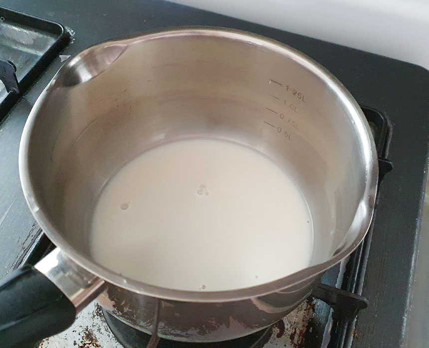 우유 끓이기