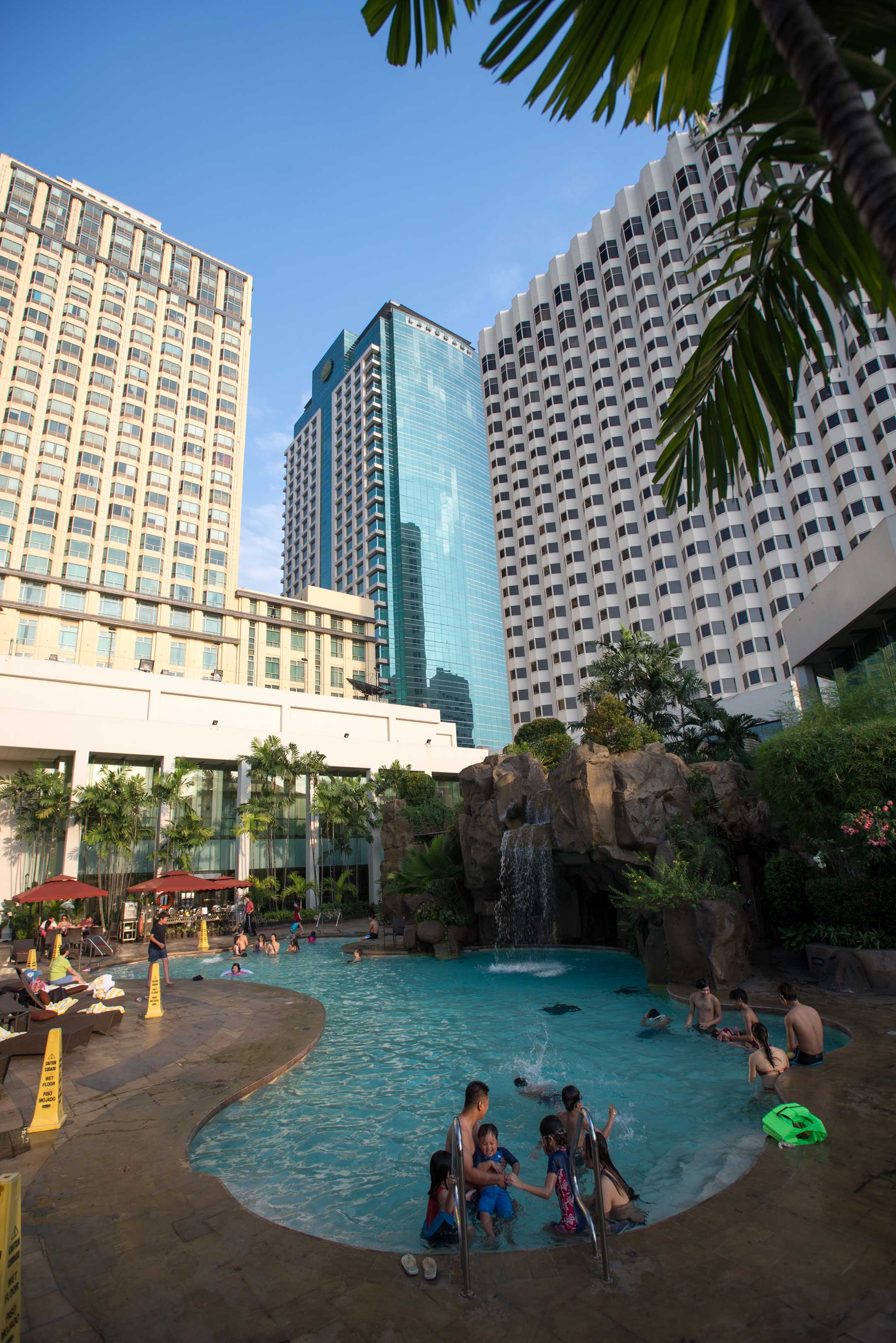 마닐라 다이아몬드 호텔(Manila Diamond Hotel) 수영장 - 2013.01.01