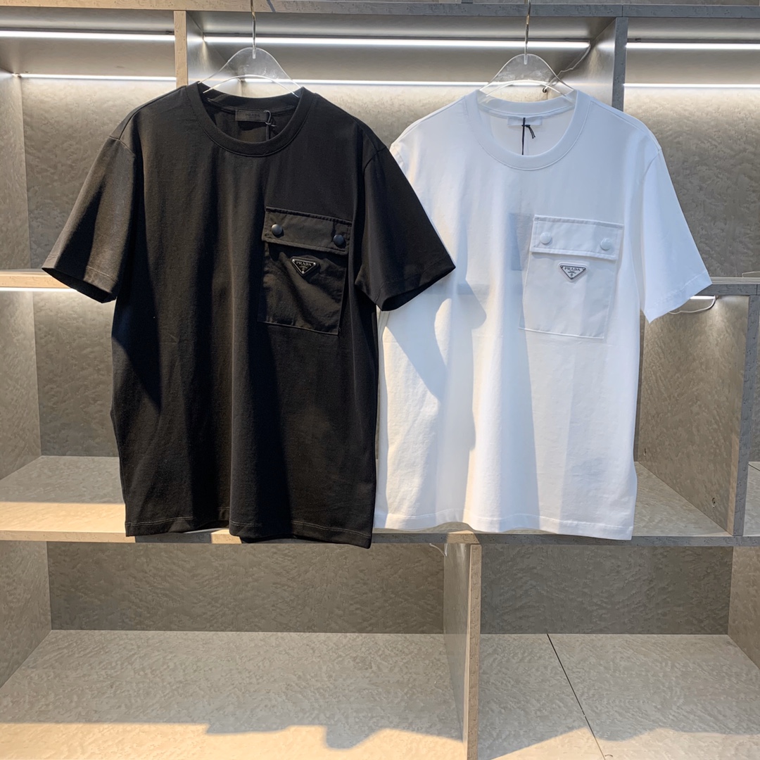  [PRADA] 프라다 포켓 버튼 반팔 티셔츠 (2 COLOR)