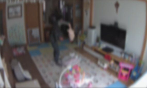  지금 보배드림에서 난리난 생후 20일 신생아 학대하는 정부지원 산후 도우미
