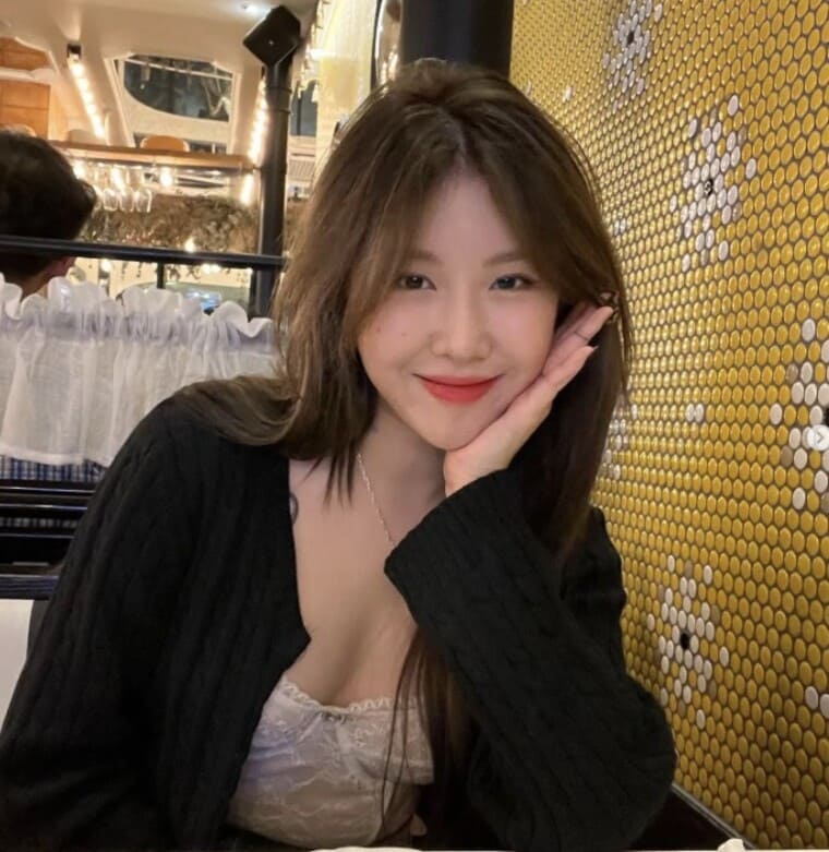 가수-백예린