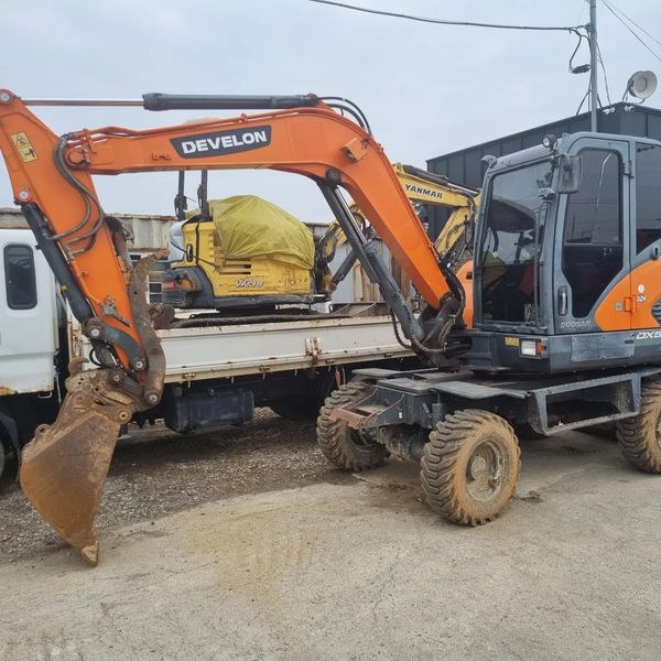  두산 DX55W5 2016년식 4300만원 판매합니다.