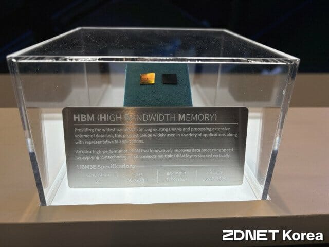 SK하이닉스가 지난 1월 CES 2024에서 전시한 12단 HBM3E 제품