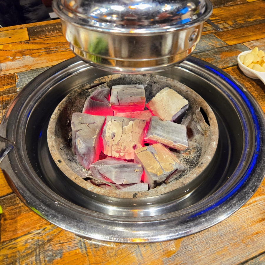 수제 숯불 돼지갈비 (250g)