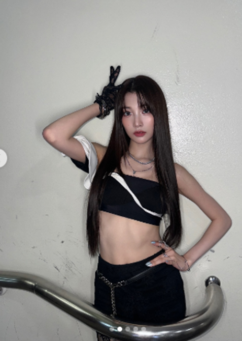 아이돌 멤버 두명이 들어갔다는 화제의 뮤뱅 포토 스팟존…jpg | 인스티즈