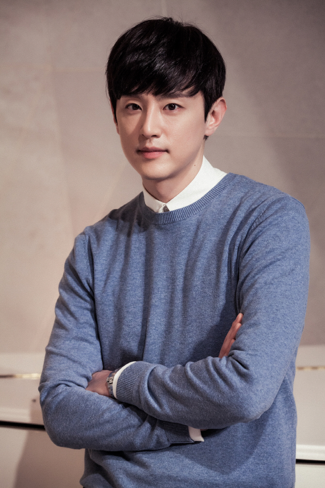  조진웅 애착인형