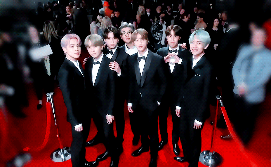 아미들이 유독 방탄의 그래미 퍼포를 소취했던 이유