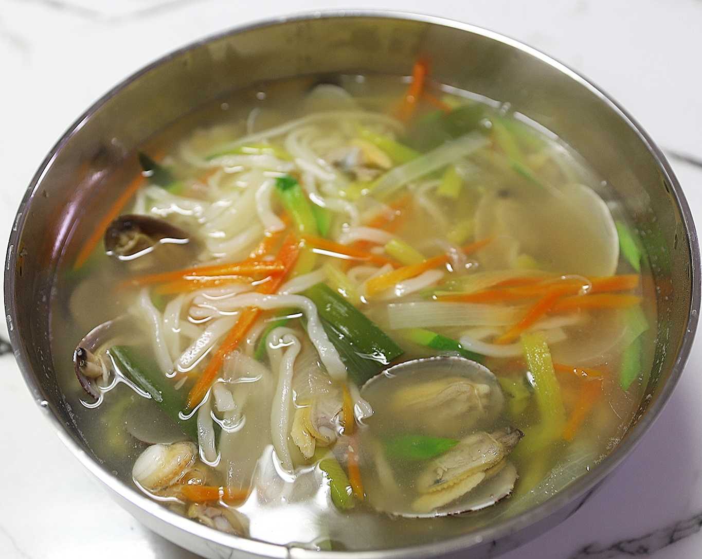 바지락-칼국수-완성된-모습