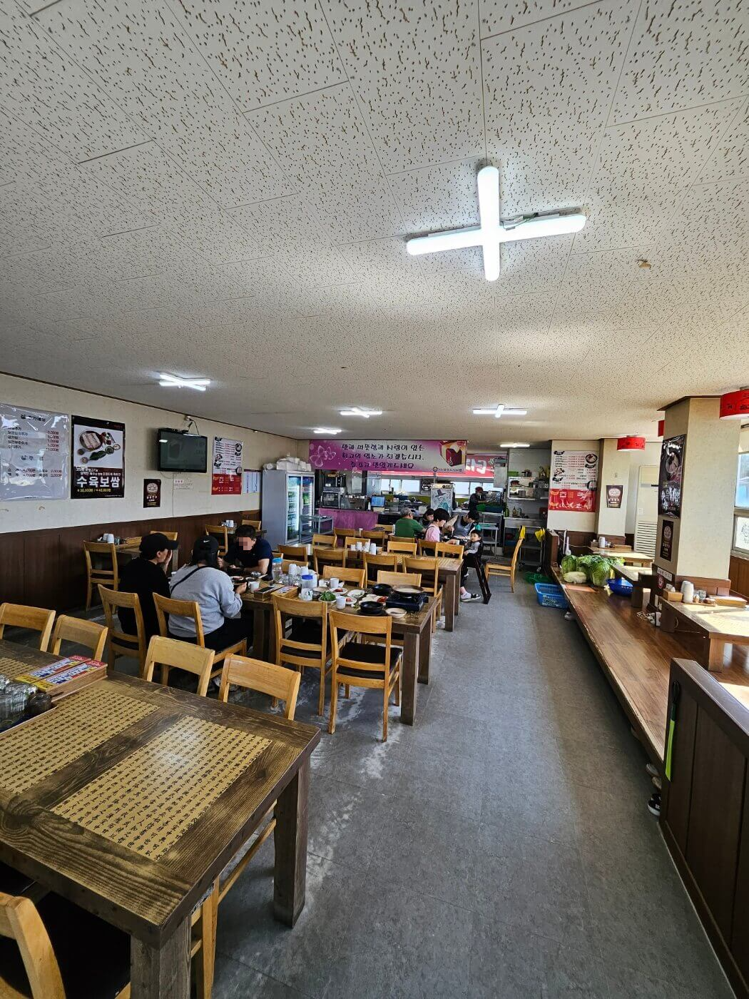 서산-더참맛-수육국밥-보쌈-대산점-좌석안내