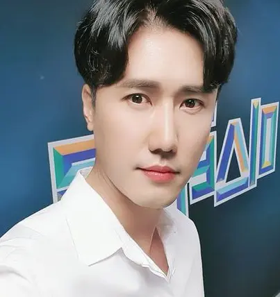 신성 나이 키 결혼 고향 가족 팬카페 인스타 프로필 - 3.신성 여담 신성 나이 키 결혼 고향 가족 팬카페 인스타 프로필 - 3.신성 여담