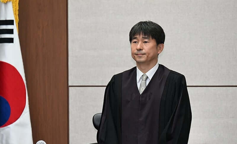지귀연 재판장 "접대의혹" 직접 부인