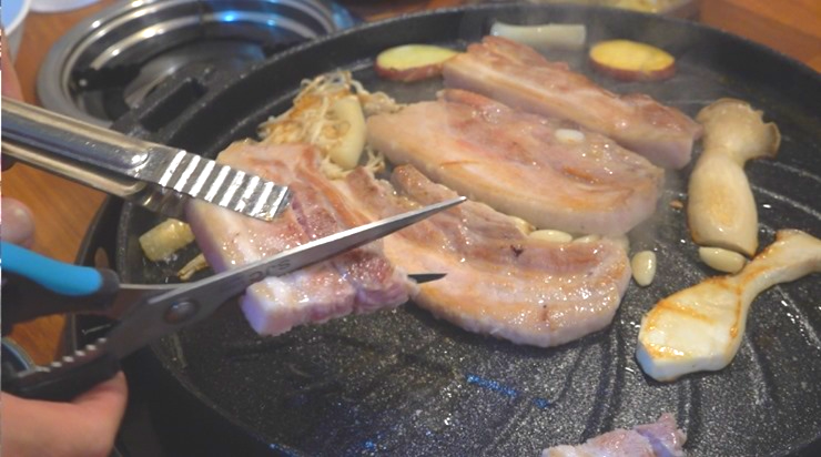 극한직업-5000원-삼겹살