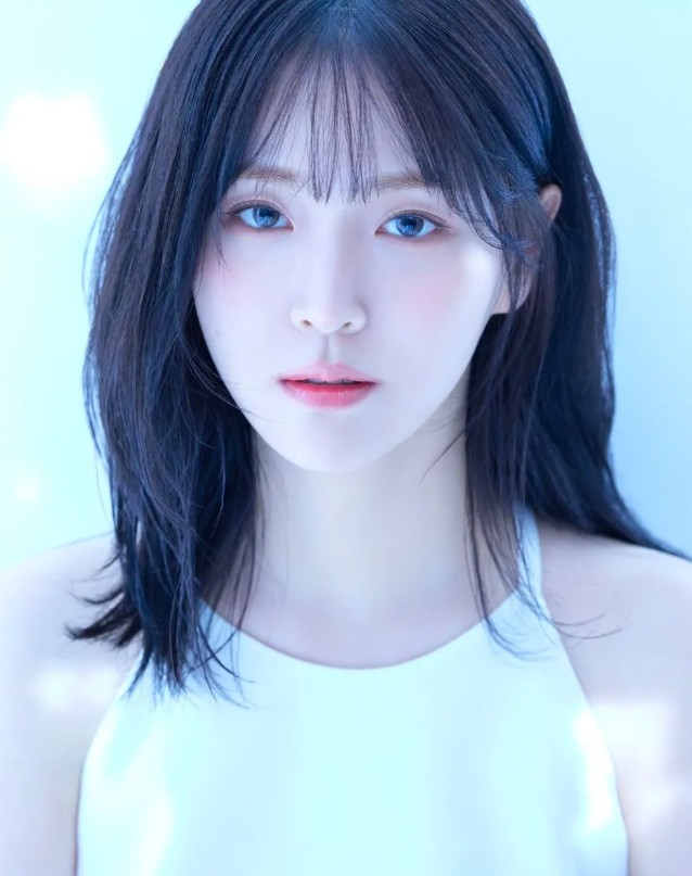 배우 김지은