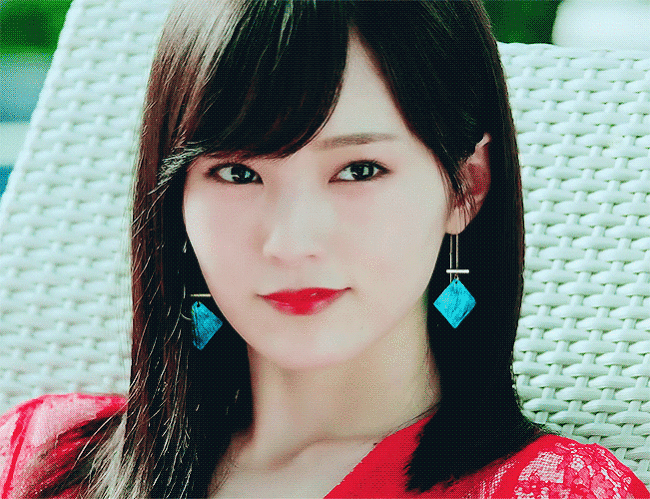  일본의 스시녀 걸그룹 아이돌 NMB48 의 리더 야마모토 사야카 그녀의 야구 시구 현장 모습들