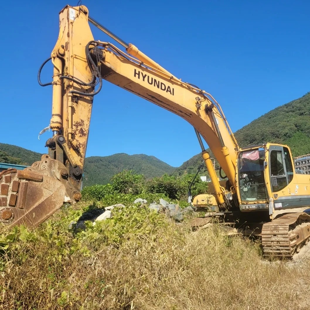  현대 R300LC 2010년식 3500만원 판매합니다.
