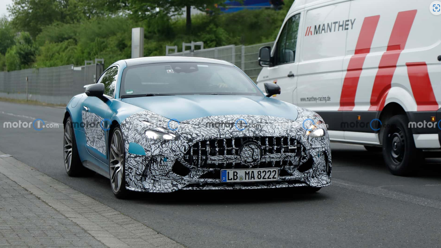  2024 메르세데스-AMG GT 쿠페 스파이샷