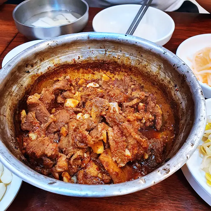 생방송오늘저녁 대구 서문시장 매콤한 돼지갈비찜 40년 노포 매운 소갈비찜 맛집 추천