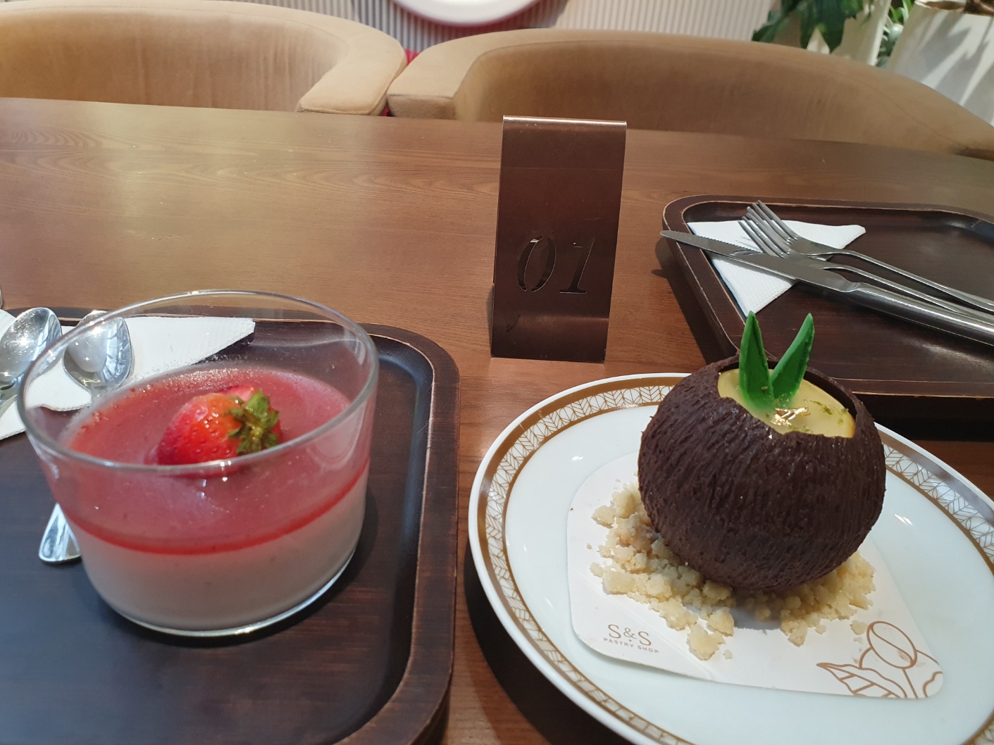 베트남 하노이 자유여행 로컬 핫플 분위기 좋고 맛있는 디저트 카페 떠이호 Sip & Snack Coffee