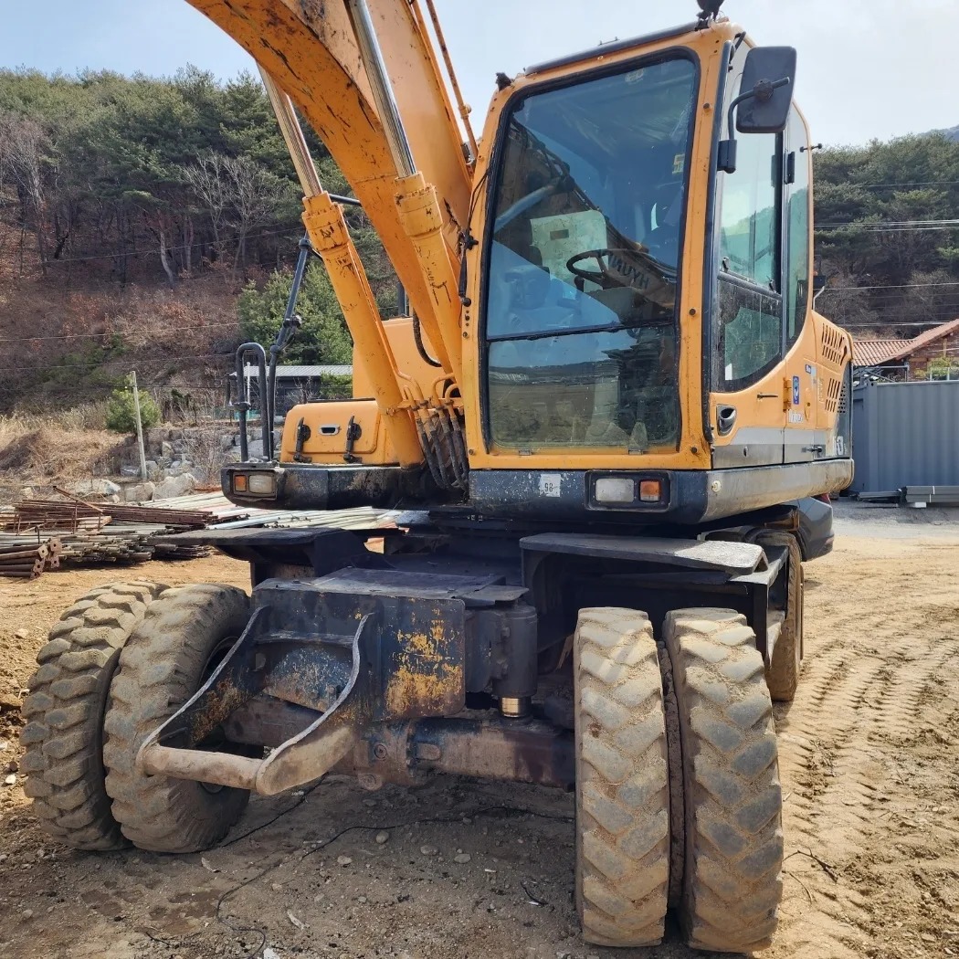  현대 R140W 2014년식 4700만원 판매합니다.