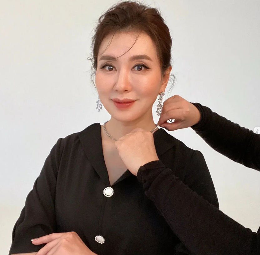 이일화 나이 프로필 키 결혼 남편 이혼 인스타 화보 과거 리즈 드라마 영화 젊은시절 강인원 재혼