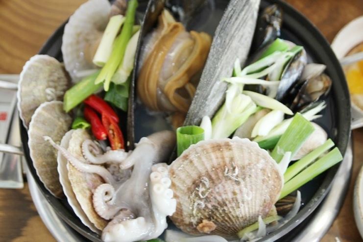  충청도 태안 맛집, 칼국수 유명한 전통딴뚝칼국수