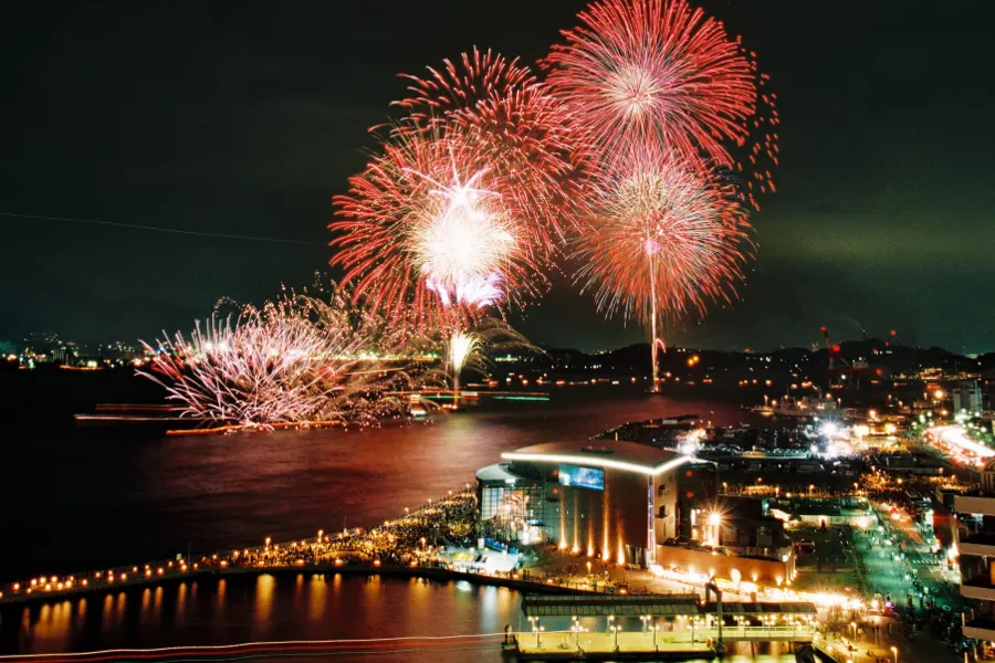 서일본 최고 수준의 불꽃 축제! 「관문 해협 불꽃 축제」