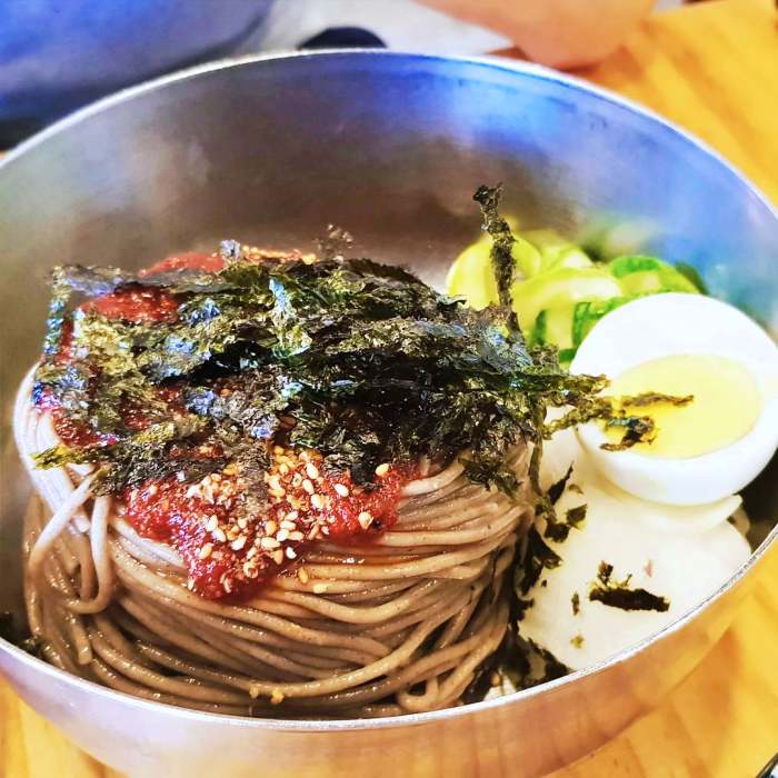  백반기행 고양 원당 맛집 물 막국수 비빔막국수 들기름막국수 온면 돈가스 식객 허영만 안재모 편 소개