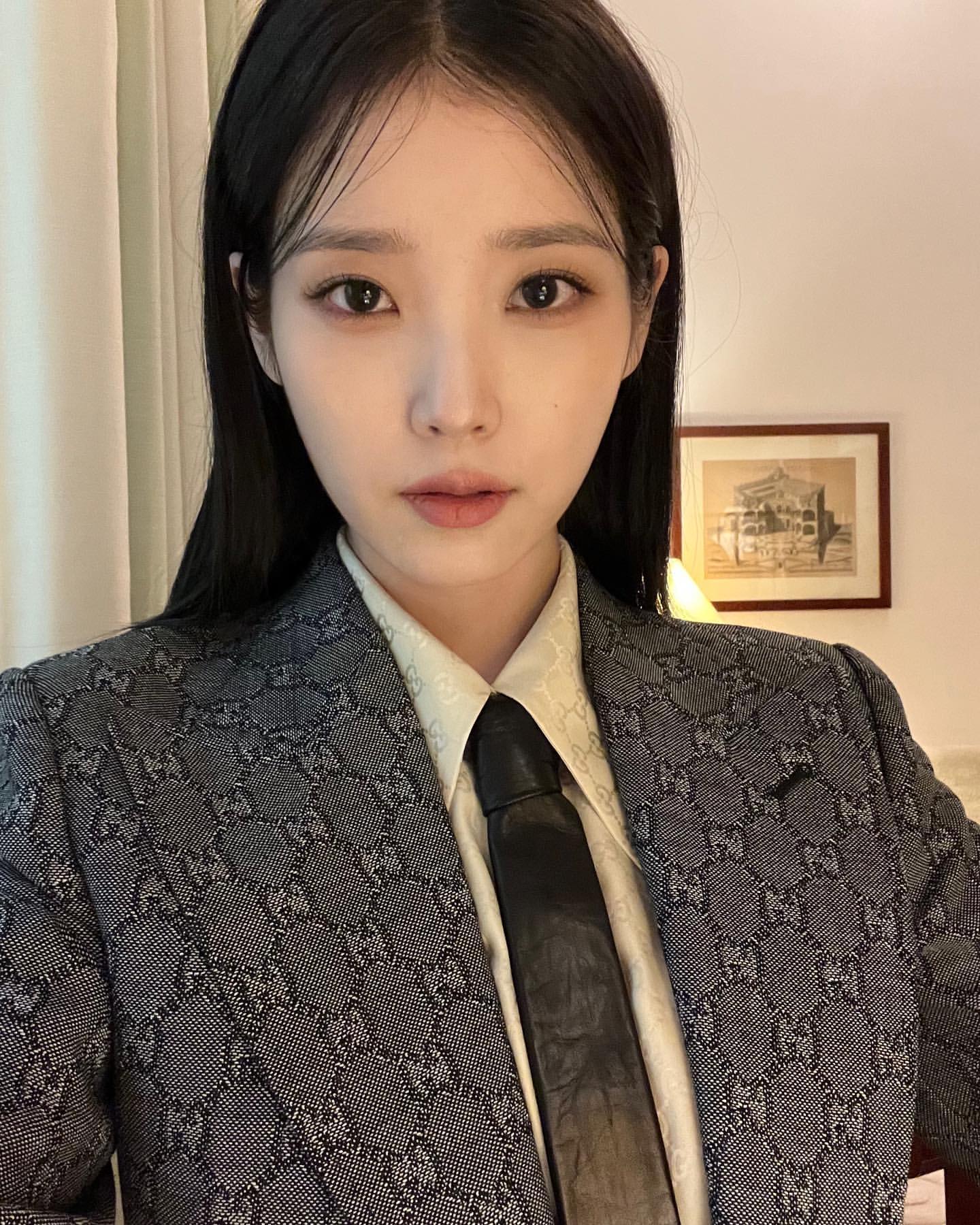  [아이유IU] 인스타 220924