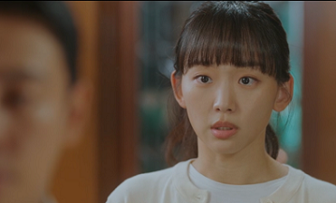 어쩌다-마주친-그대-6회-줄거리-파란-모자가-누구인지-해준(김동욱)에게-추궁하는-윤영(진기주)