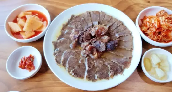 식객 허영만 백반기행 정시아 한우곰탕 한우 수육 공주 맛집 소개