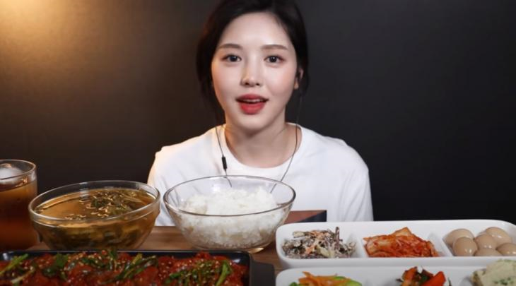  "복덩희들 덕분" 유튜버 문복희, 먹뱉 논란 딛고 '500만' 구독자 달성