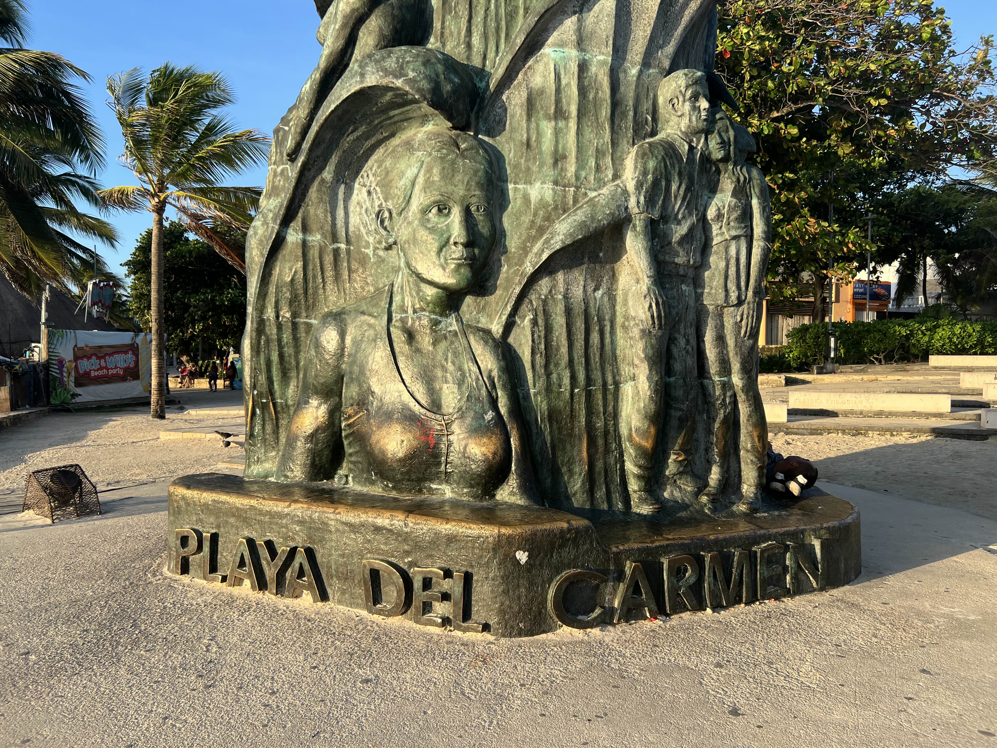 플라야 델 카르멘 포털 마야 동상