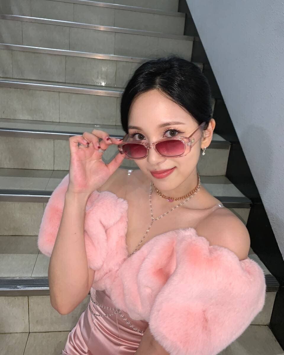  트와이스 계단에서 SCIENTIST 인스타그램 셀카 사진들 모음