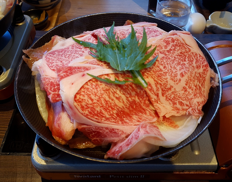 오사카 난바 Popular Sukiyaki Hokuto(大衆すき焼き 北斗) 스키야끼 특상정식