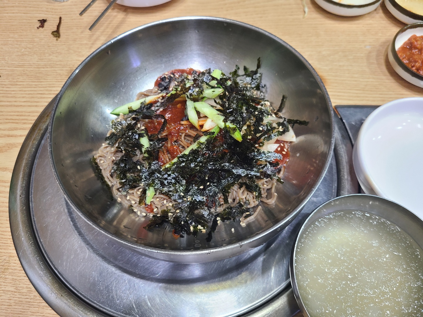  대치동 쓴메밀 막국수와 삼겹살 맛집 < 메밀밭 > 솔직리뷰