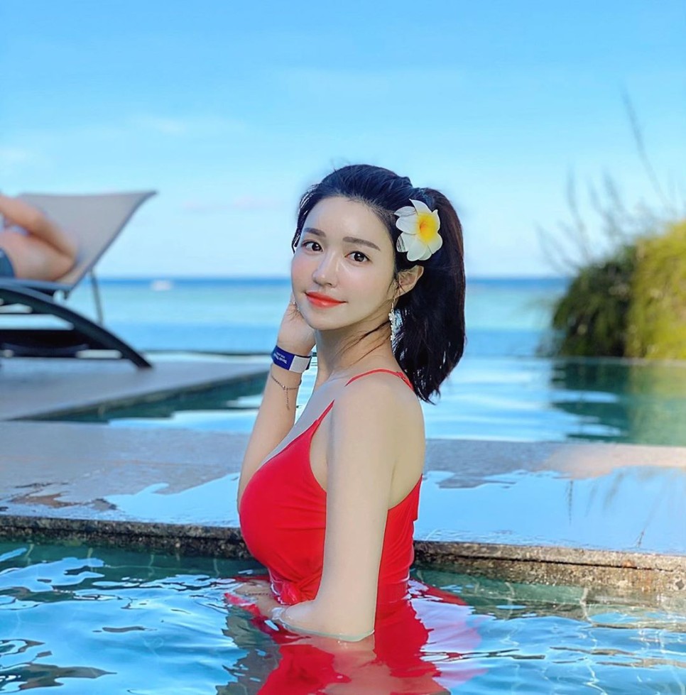  윤호연 아나운서 길쭉한 기럭지 글래머 몸매