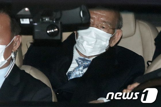  전두환, 美대사에 "12·12 군사쿠데타 아니다"…美 기록물 비밀해제